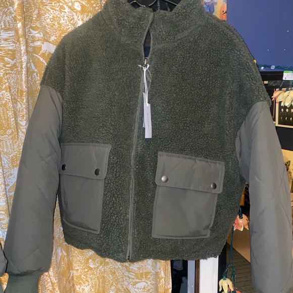 american eagle reversible puffer jacket - Picture 4 of 8